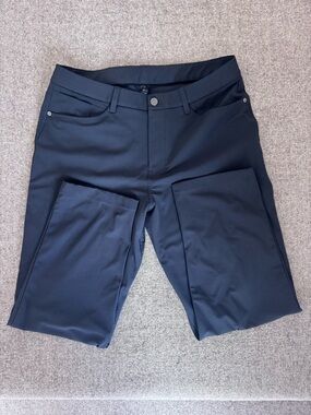 Lululemon Men’s True Navy ABC Classic-Fit 5
Pocket Pant 30L, Size 34